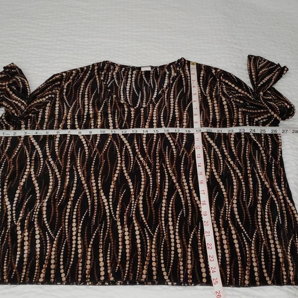 Polka Dot Top. Ribbed. 3/4 Sleeve - Picture 4 of 9